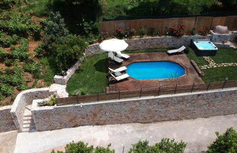 Ampelos Cretan Villa - Private Pool & Heated Ozone Jacuzzi - Photo 3