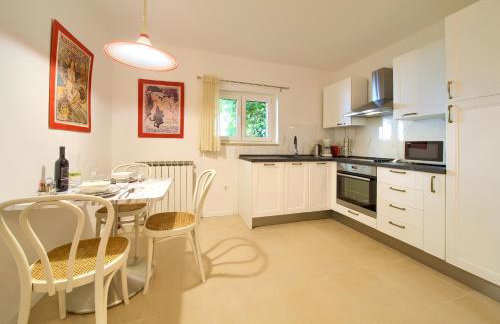 Apartments Six - Photo 103