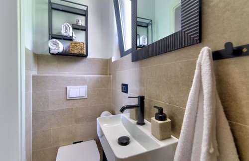 House Silence - Photo 3