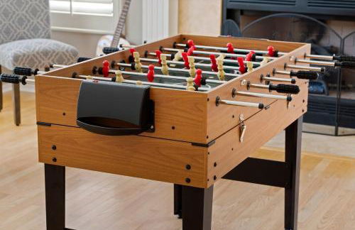 French Country Charm with Pool and Mountain Views - Foto 32