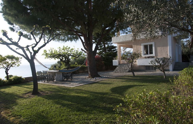 Messinian Blue SeaSide Villa - Photo 20