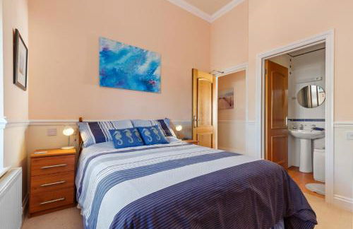 7 South Beach Court - Sea Front Apartment With Spectacular Sea Views - Photo 24