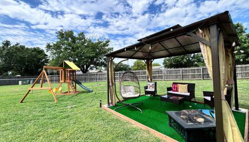 Kings, 75" TV & Backyard Fun - NearWesley - Foto 3, Other