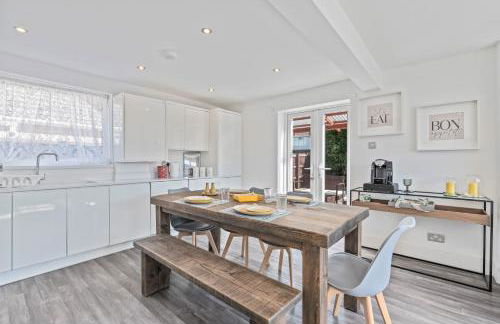 3 Bedroom Bungalow, Van & Car Parking, WIFI, Sleeps 6 - Foto 5