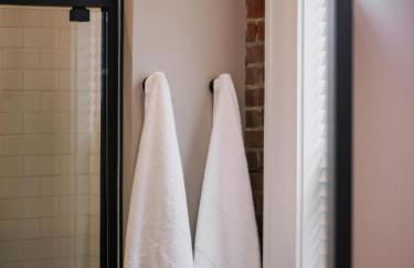 The Modern Boho Brick Loft - Foto 51