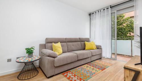 Poble Sec 3BR 2BA Balcony Sleeps 7 - Photo 3