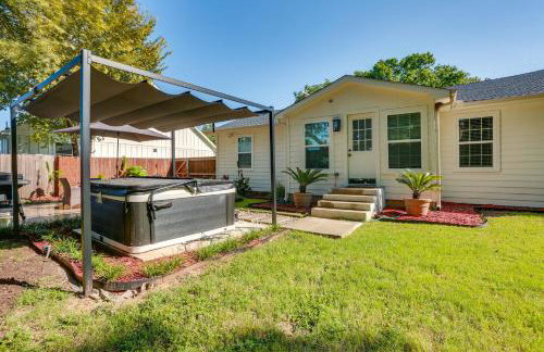 Hot Tub! Family Haven 3 Mi to Lake Ray Roberts - Foto 24