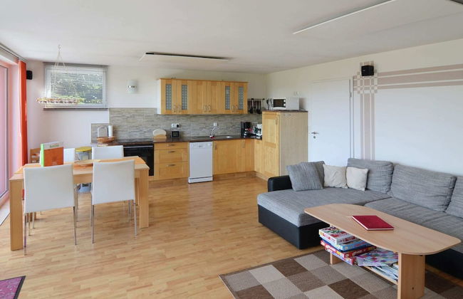 Chalet in Schnett Near Ski Slopes - Foto 6