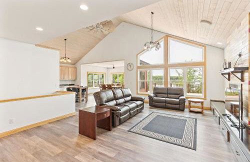 Lakeside 4BR Retreat Private, Peaceful & Scenic villa - Foto 7