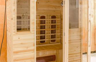 Luxe OB Home, Walk to Beach, Sauna, and Backyard - Photo 9