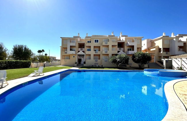 Albufeira Valley 1 With Pool by Homing - Photo 27