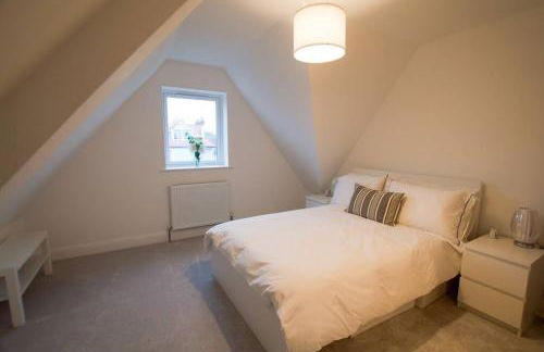 New stylish 4 bed house moments from Clacton beach - Foto 38