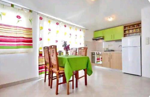 Family home away on the beach, free parking at the house - Foto 6