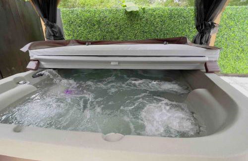 Gray Lux Hse 3BR 3 and half Ba MedCenter DownTWN HotTub - Photo 64