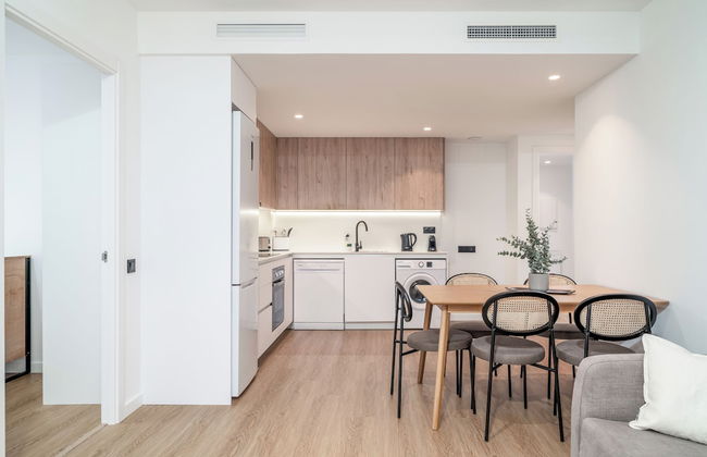 Limehome Barcelona Plaça Pirineus - Photo 21