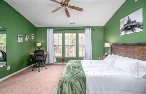 Modern 3-BR Townhome w Private Backyard Near RTP - Foto 20