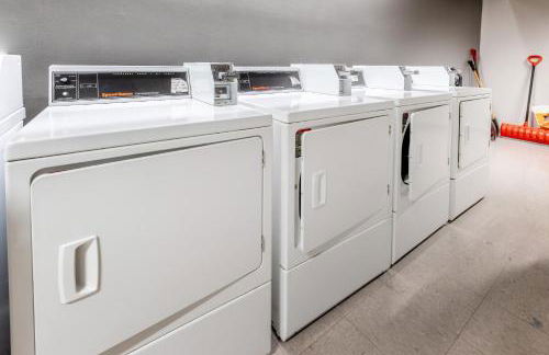 Boutique 1BR Condo - Walk to Memorial Stadium - Historic Hayward Place - Foto 30