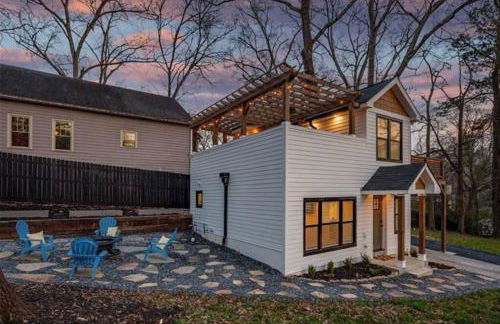 Lux Stay's Modern Loft Style Tiny Home in ATL - Foto 13