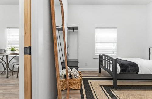 Hidden Cottage mins to Main St and sleeps 4 - Photo 21