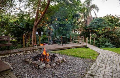 Tiny House com Banheira Privativa, Deck no Jardim com Rede Suspensa sobre o Riacho e Lareira Externa em Meio à Natureza - Photo 22