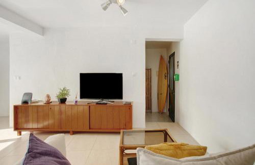 The Yellow House - Photo 4