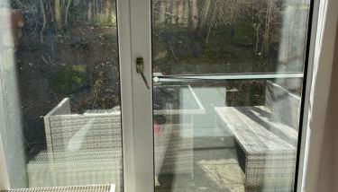 Schöne moderne renovierte Einliegerwohnung mit Terrasse - Foto 3