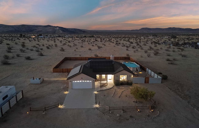 Casa De Kota by Avantstay Pool, Firepit, & Games Secluded & Chic - Photo 49