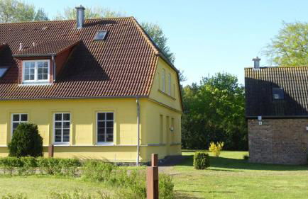 Gut-Rattelvitz-Parterre-A-hochwertig-Sauna-Kamin-eTankstelle-Spielscheune-15-000qm-Parkland - Foto 23