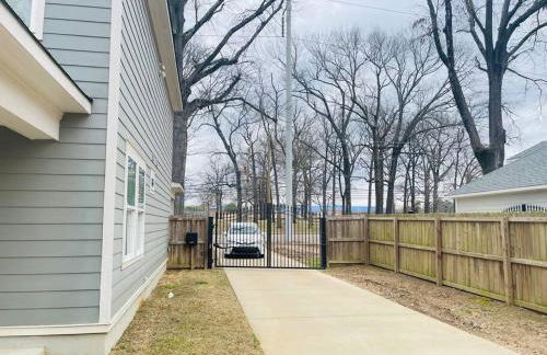 Spacious home, 3 king beds, huge backyard near UM - Foto 25