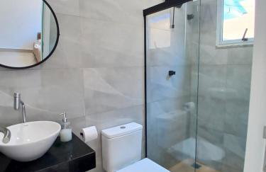 Casa c AR - condomínio prox ParkShopping Cpo Grande a 30 minutos do Recreio, c 2 TVs Smart de 50 e 43 polegadas-varanda privativa- cozinha completa e séries liberadas - CS4 - Photo 43