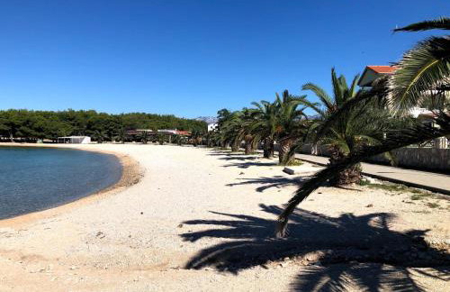 Apartman Matej with pool Povljana - Foto 28