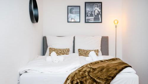 Artful Apartment - Photo 4