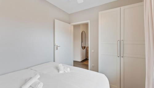 2-Zimmer Duisburg City Apartment 50m2 - Nähe Innenhafen und HBF - Foto 4, towels, wardrobe