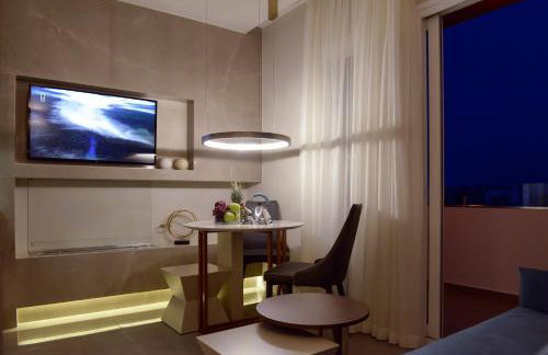 L-Suites - Photo 12