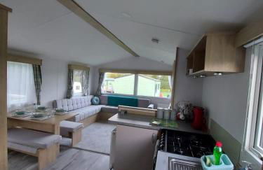 Woofles Luxury Caravan at Knaresborough Lido - Foto 15