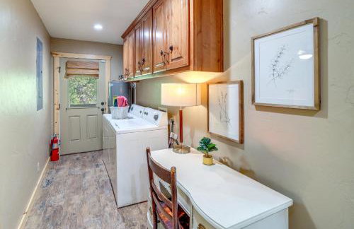 Clayton Cabin with Wraparound Deck Steps to Lake! - Foto 16