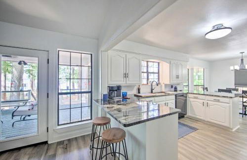 Luxe Lakehouse with Sunset Views on Lake Palestine! - Foto 4