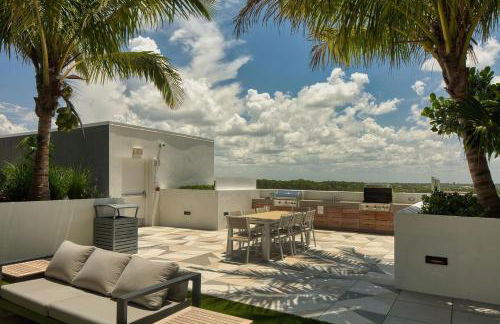 Landing Incredible 2BD Pool - Photo 38