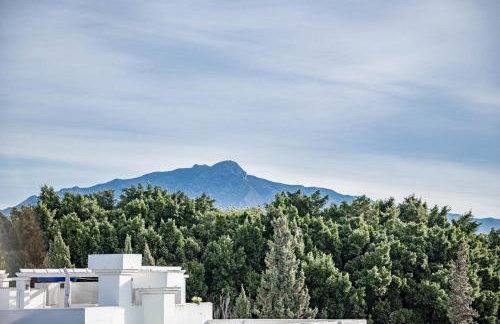 Andalusian Elegance apartment in El Paraiso with 360 views over Sea and Mountains - Photo 17