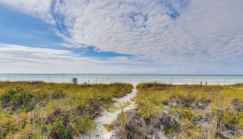 Steps to Sand! PCB Haven with Furnished Outdoor Area - Foto 3