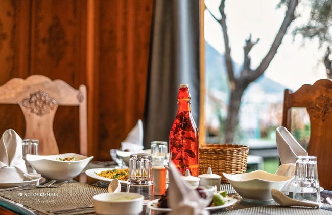 Prince of Kashmir Luxury Houseboat - Foto 13