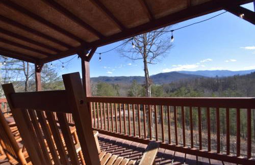 East Tennessee Family Mountain Retreat with Private Vineyard - Photo 2