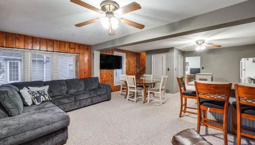 Clear Lake Vacation Rental Walk to City Beach! - Foto 4