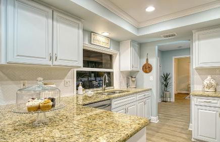 Casa Del Mar - Pet Friendly House on Siesta Key w/ Outdoor Patio & Private Screened-In Heated Pool! - Foto 7