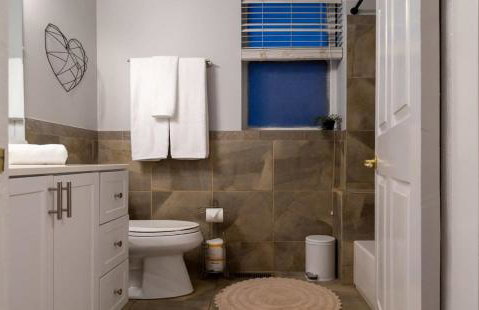 Elegant 6BR-4BA Family Home with Garage ABODEbucks - Foto 17