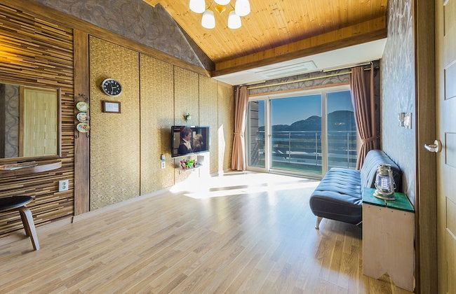 Namhae Oceanview Pension - Foto 18