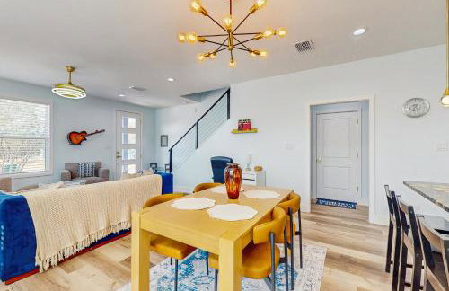 Modern Living in Texas! Home 2 Blocks to Lake LBJ - Foto 4