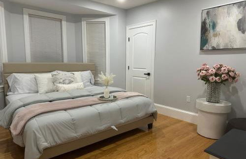 85a Charming Boston Base, 3BR, 2BA Ideal for Families - Foto 25