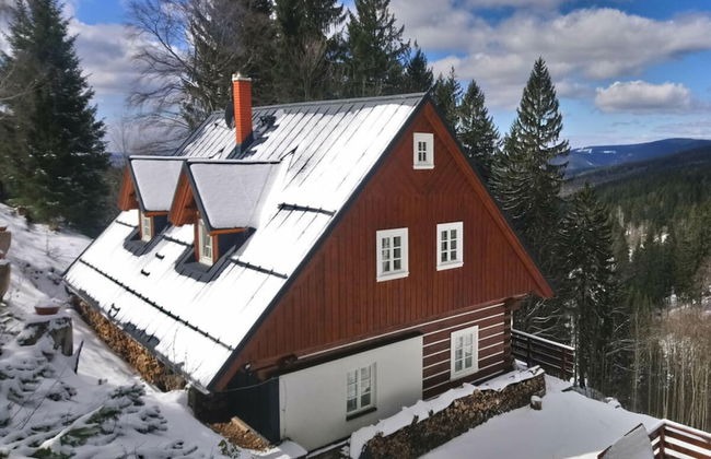 Comfortable Villa With Stunning Views - Photo 1