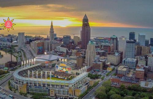 Stylish King Bed, 2BDRM, 1 Mile to DTWN, Game Room - Foto 20